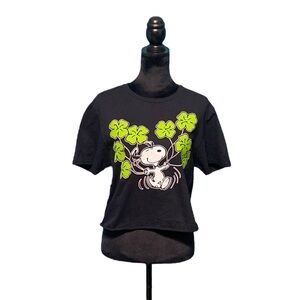 Peanuts Shamrock Snoopy Short-Sleeve Graphic Tee - Size Medium